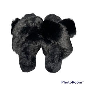 Black fuzzy criss cross faux fur fluffy slippers size XL
